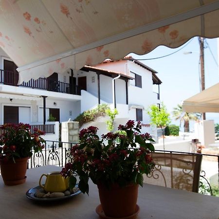 Beachfront Deluxe Apt. Pefkochori Dış mekan fotoğraf