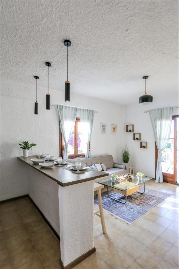 Beachfront Deluxe Apt. Pefkochori Dış mekan fotoğraf