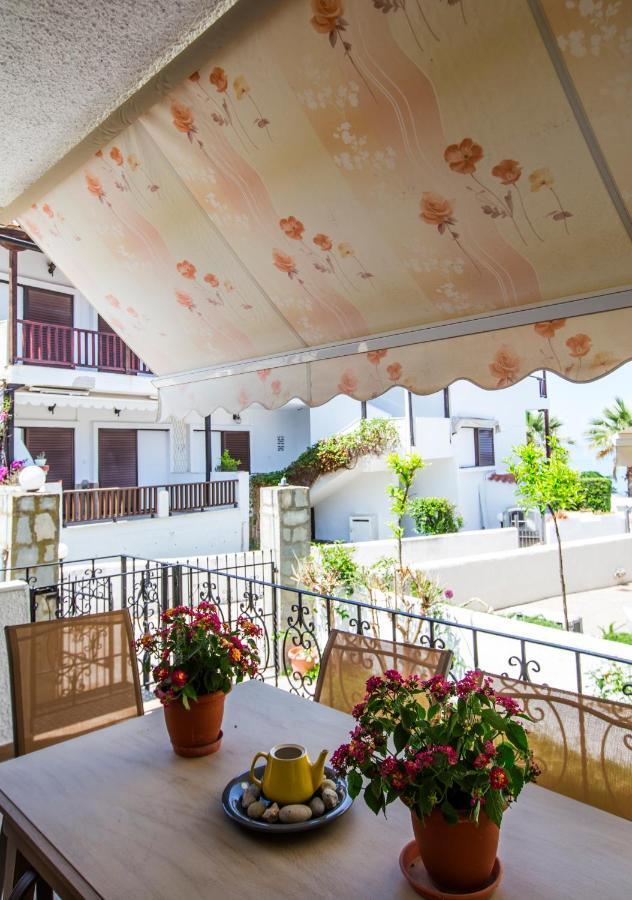 Beachfront Deluxe Apt. Pefkochori Dış mekan fotoğraf