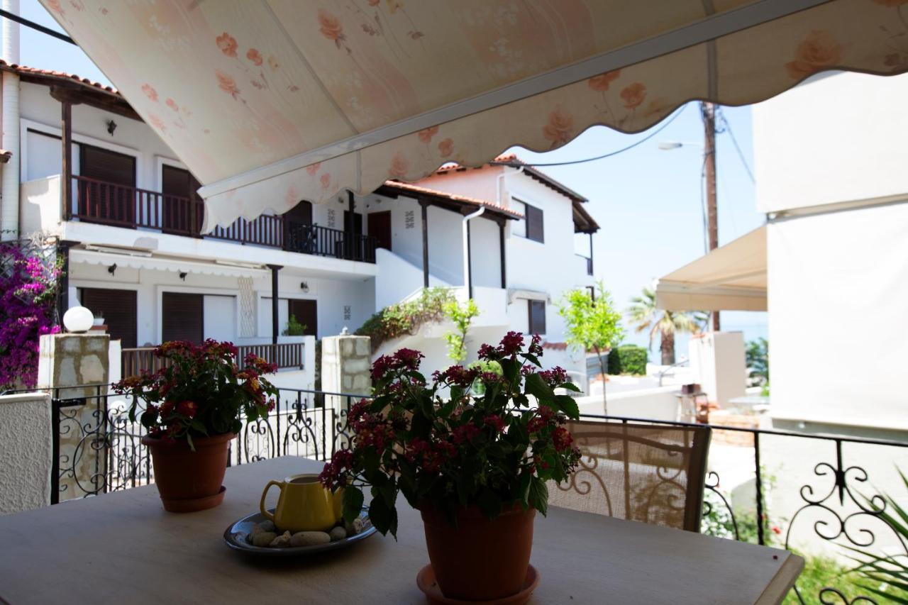 Beachfront Deluxe Apt. Pefkochori Dış mekan fotoğraf